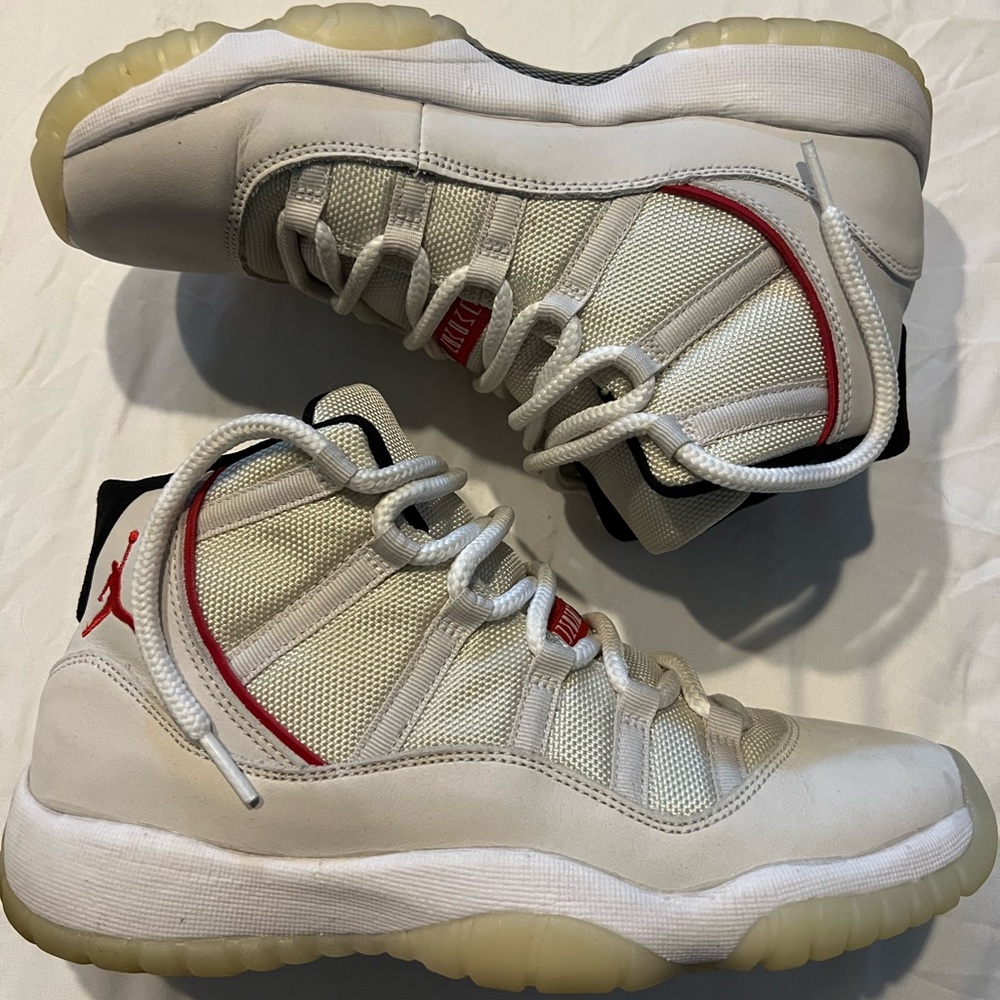 Jordan Retro 11 grade school